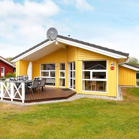 Holiday home 6 Person In Groemitz