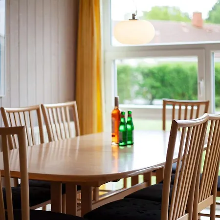 6 Person In Nyaraló *